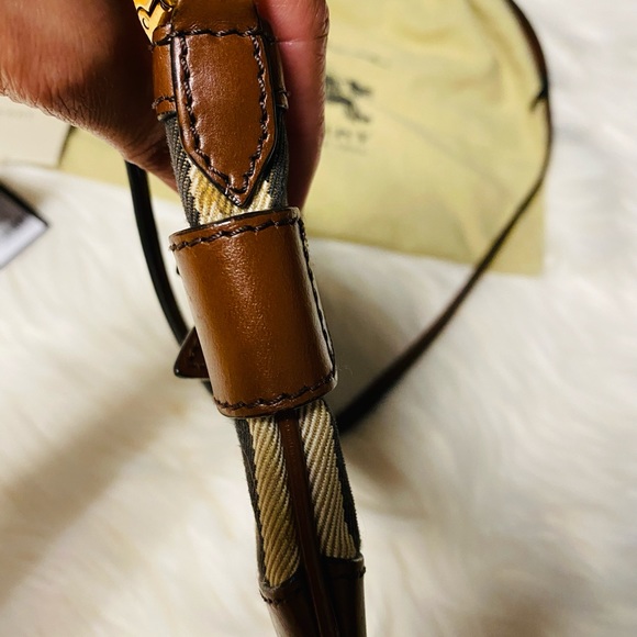 😍Burberry Crossbody with price Tag - Picture 8 of 15